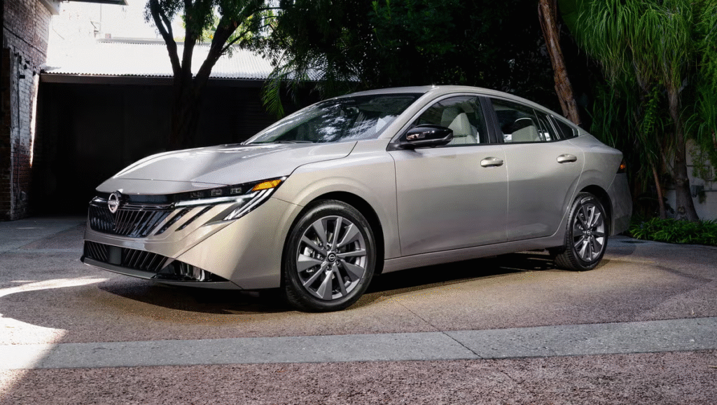 Довгоочікуваний Nissan Sentra 2026 показали на офіційних фото