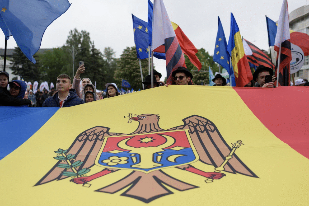 Явка перевищила поріг — після підрахунку протоколів у Молдові проросійські сили закликають на «мирний протест»