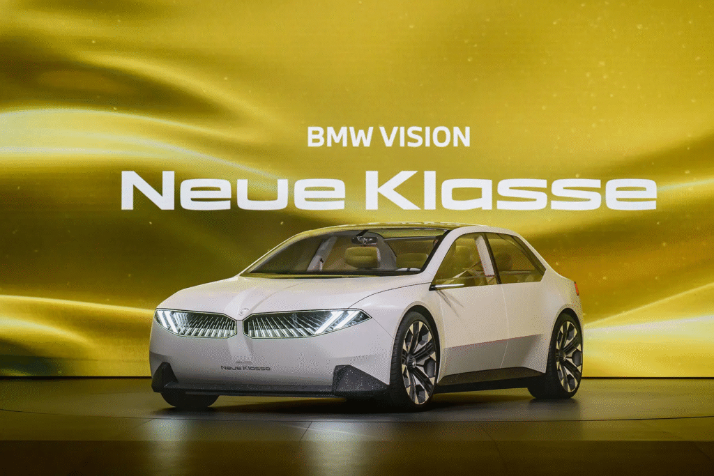 BMW готує електричну революцію: офіційно представили бюджетний седан i3