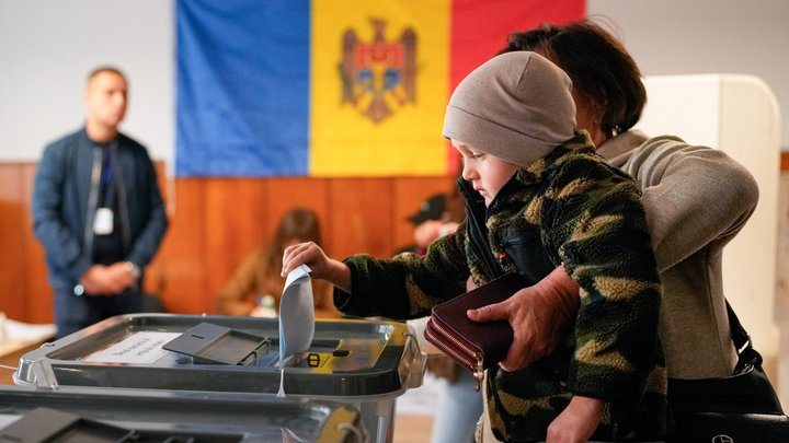 Парламентські вибори у Молдові 2025: перші результати та лідери голосування