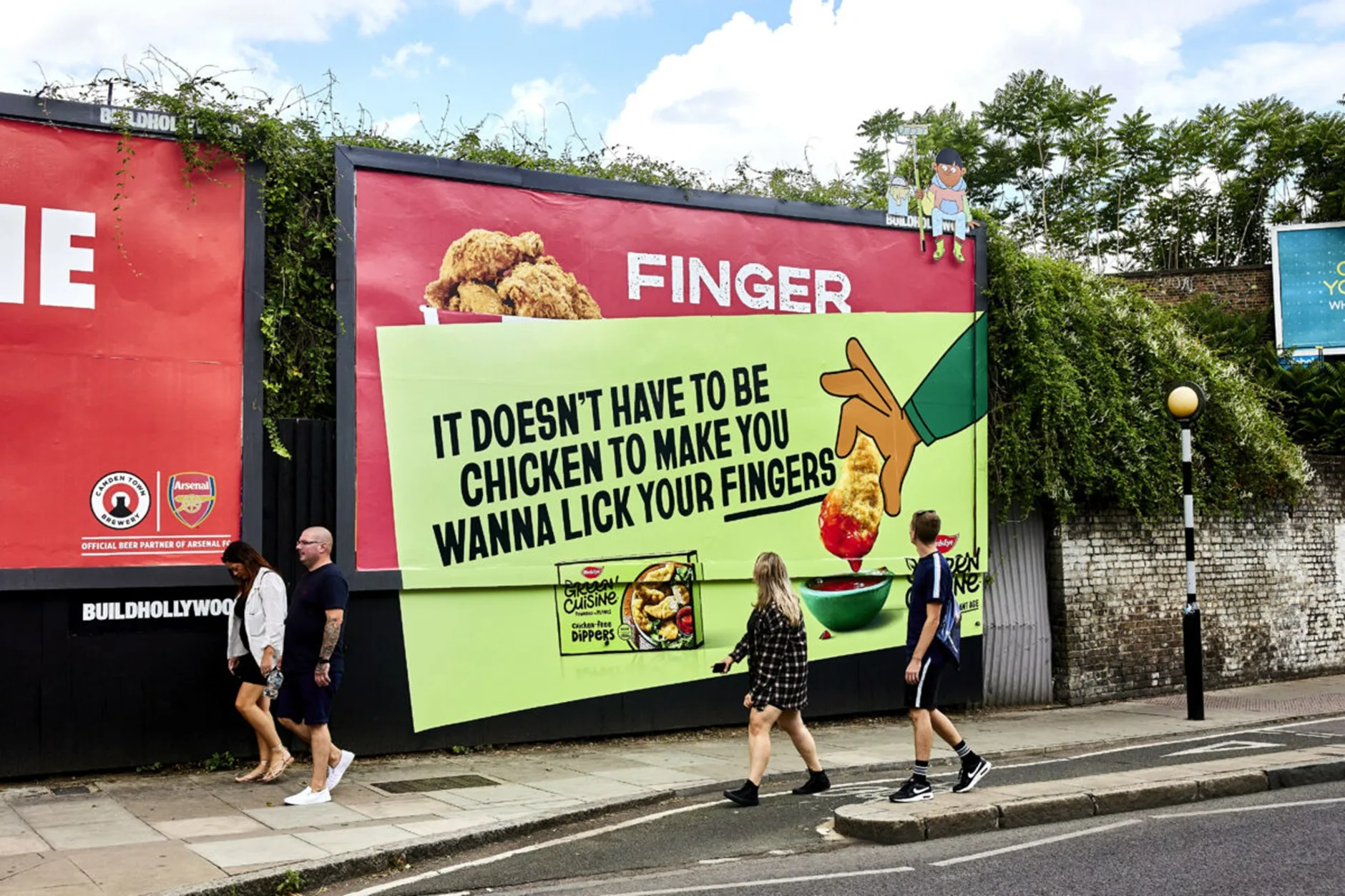 Зелений інтер’єр та рослинне меню: перший вегетаріанський KFC відкривають у Києві