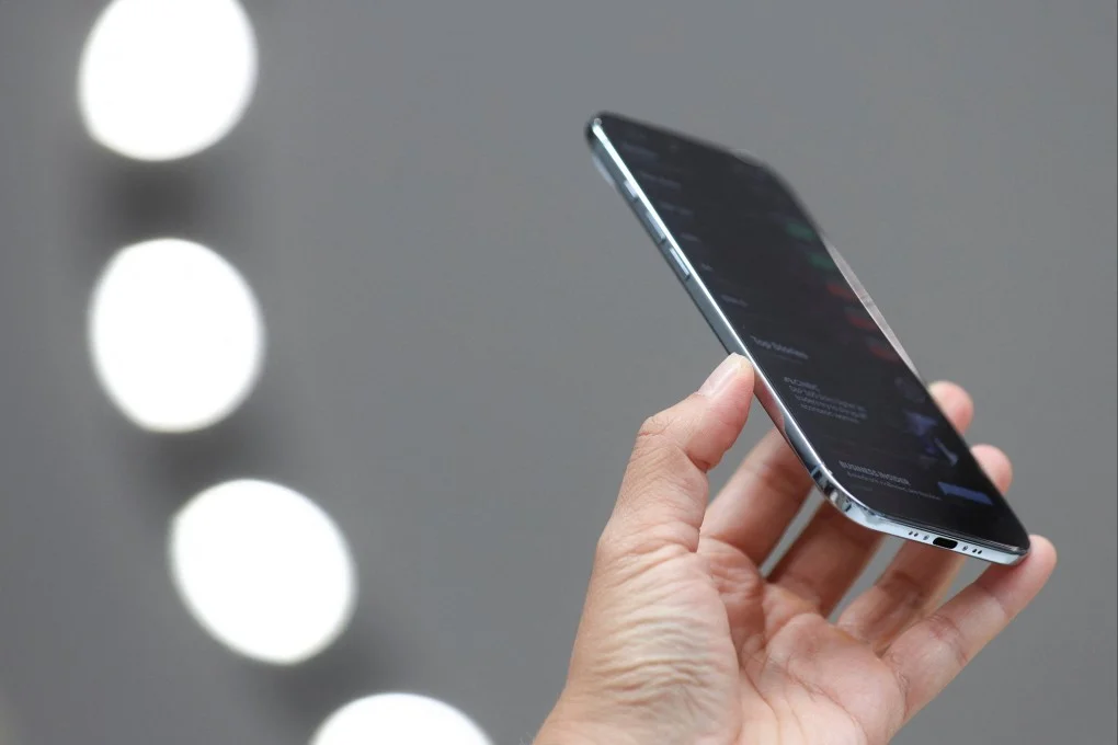 Новий iPhone Air не отримав дозволу на продаж у Китаї через eSIM