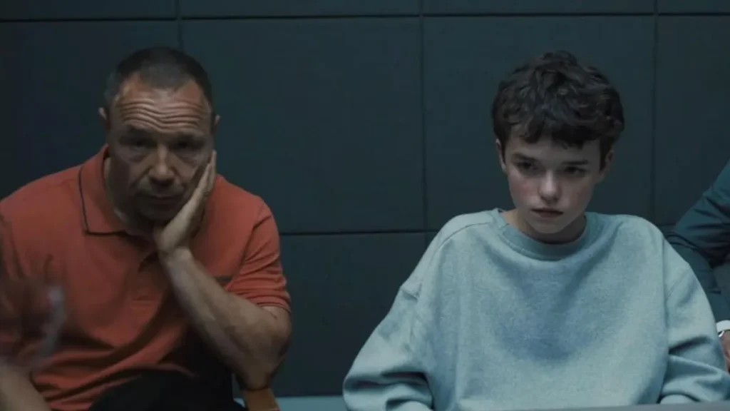 Актор серіалу «Юнацтво» закликає батьків писати листи своїм синам