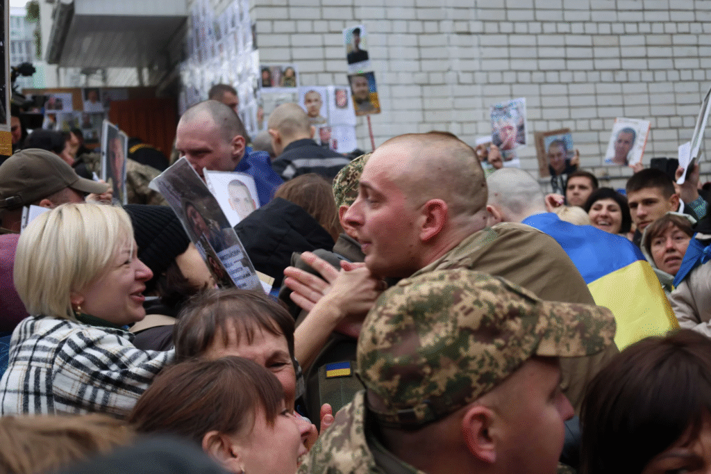Україна повернула з полону 185 захисників та 20 цивільних — опубліковані фото