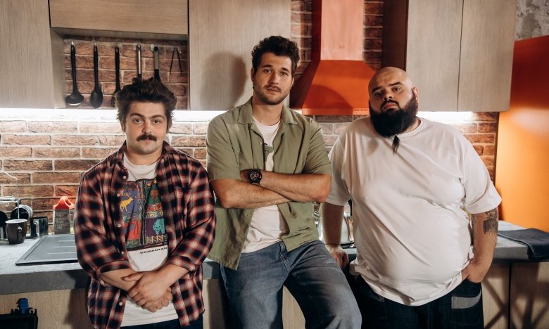 Серіал «Життя на трьох» — дивитись онлайн