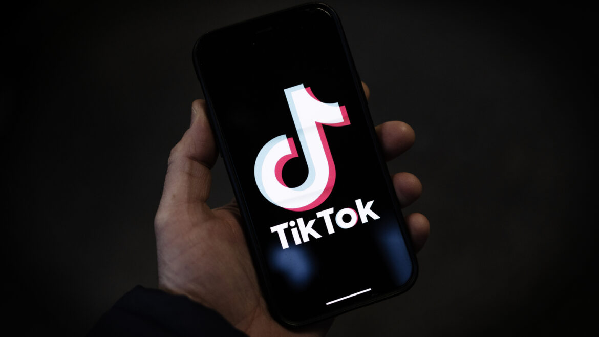 Вірусні тенденції на TikTok: від “один зуб” до групи 7 — що це означає для брендів