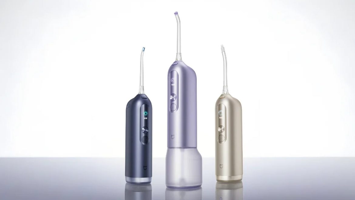 Xiaomi представила Mijia Smart Water Flosser Pro з кольоровим екраном, керуванням через застосунок, трьома насадками та автономністю до 105 днів. Ціна в Китаї — 399 юанів. Деталі новинки. Що відомо!
