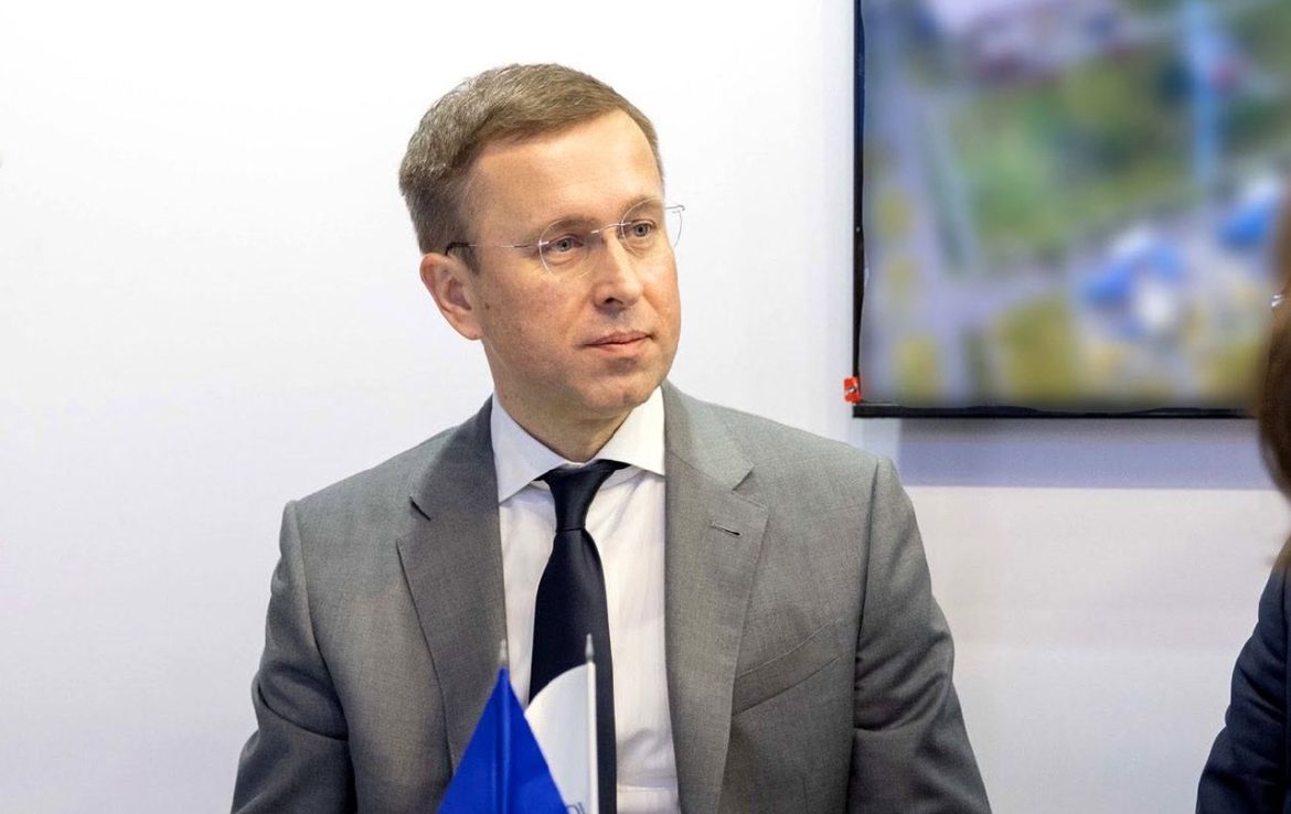 Сергій Корецький став прем’єр-міністром України: біографія, освіта, кар’єра у WOG, «Укрнафті» й «Нафтогазі», родина, доходи та задекларовані активи нового глави уряду. Повне досьє нового глави уряду.