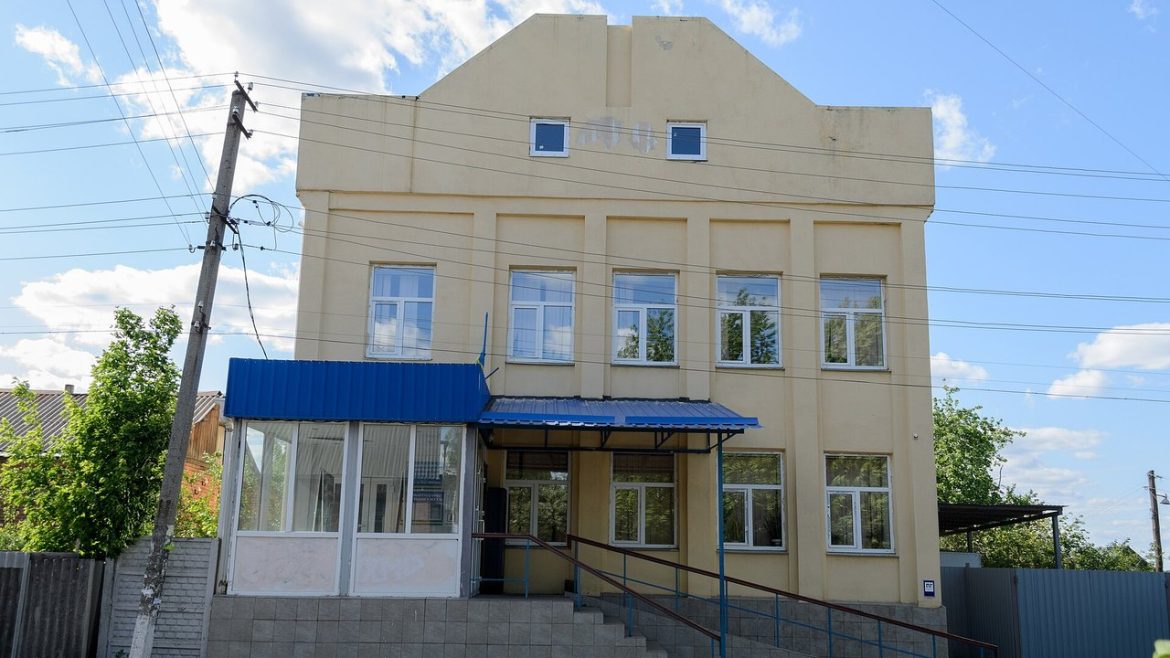 Будівля міського центру зайнятості в Люботині